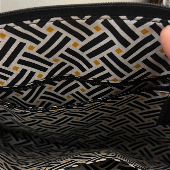 Vera Bradley Quilted Long Strap Shoulder Bag -NWOT + with Bonus Pouch - Picture 4 of 9